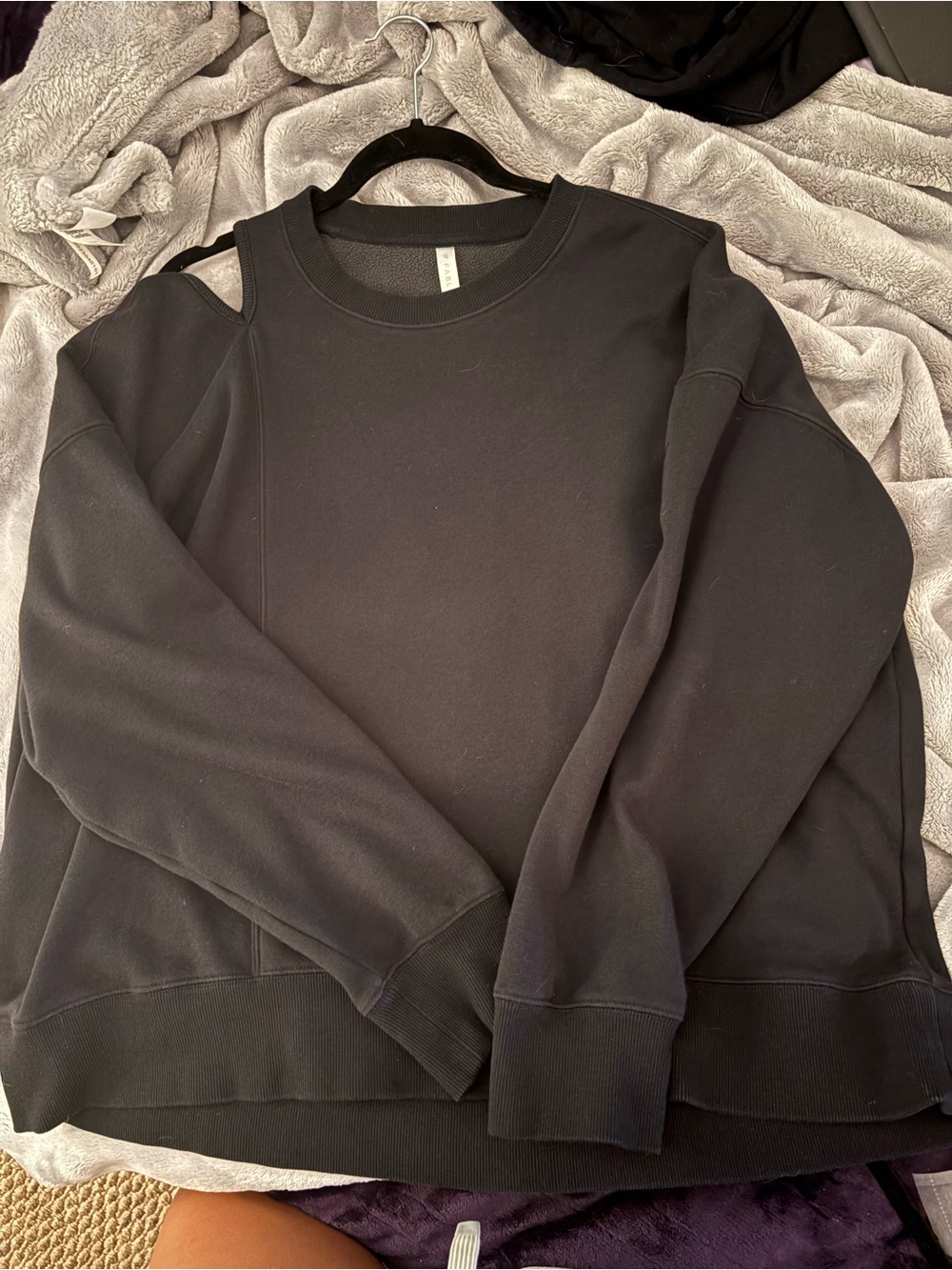 Fabletics Black Women's Crewneck Sweatshirt with Shoulder Cutout